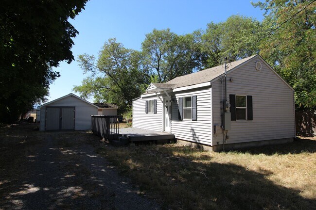 Foto del edificio - 18002 E Boone Ave