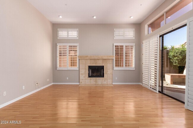 Building Photo - 7740 E Gainey Ranch Rd