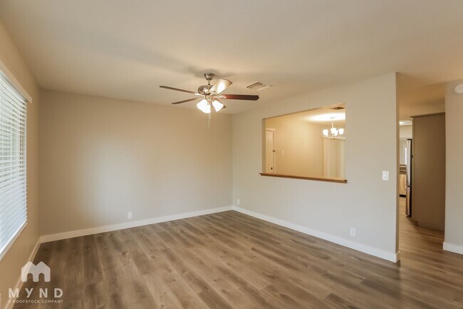 Building Photo - 1116 W Dunbar Dr
