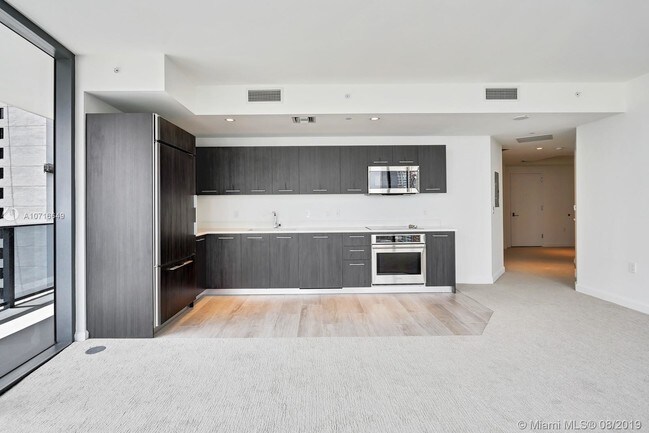 Foto del edificio - 45 SW 9th St
