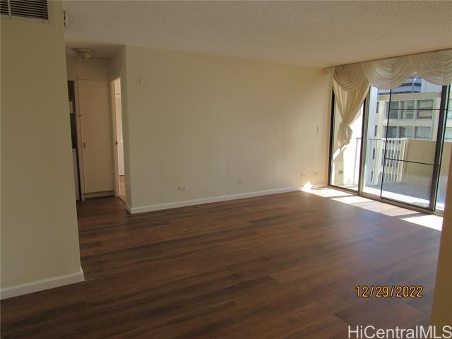 Building Photo - 1561 Kanunu St