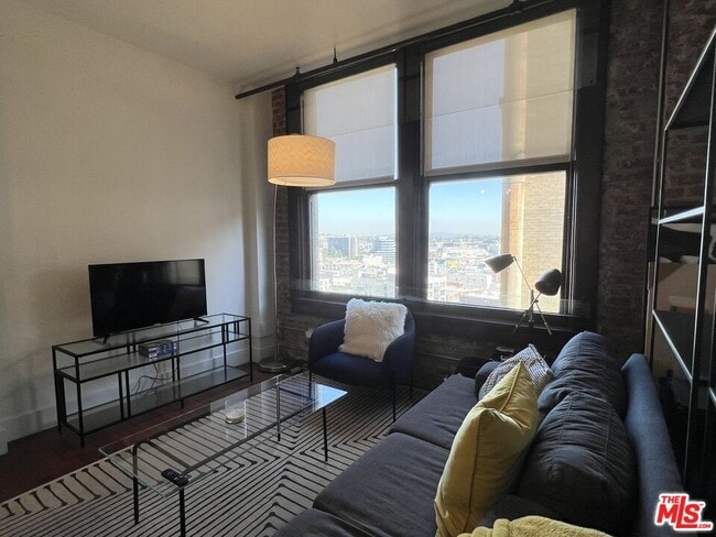 Foto del edificio - 460 S Spring St