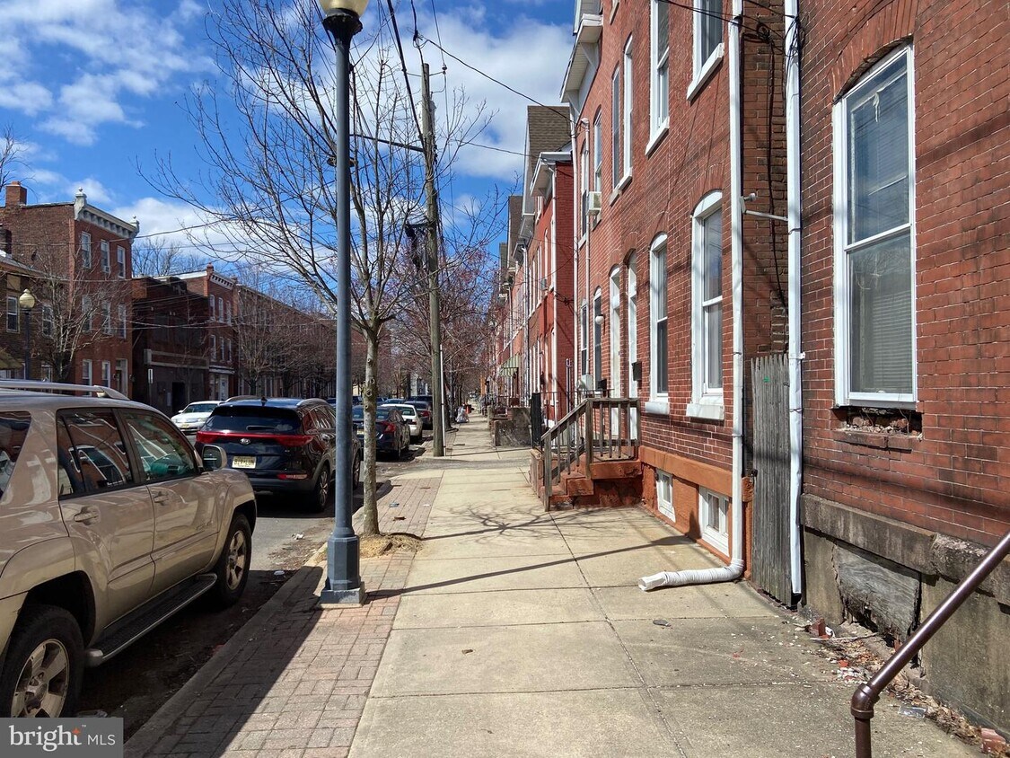 Primary Photo - 176 W Hanover St
