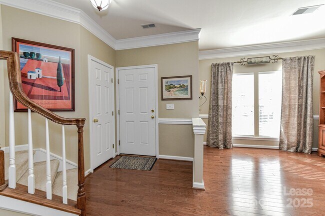 Foto del edificio - 9625 Sunset Grove Dr