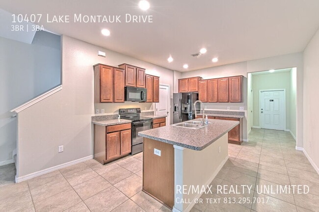 Foto del edificio - 10407 Lake Montauk Dr