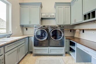 Building Photo - 27303 Silver Jade Ct