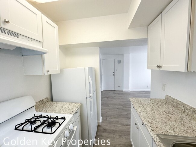 Building Photo - 1BR/1BA Apartment Across From the Beach!