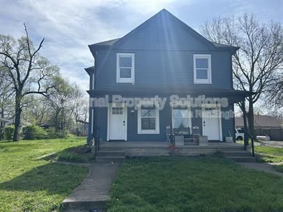 Foto principal - 1227 Woodside Blvd