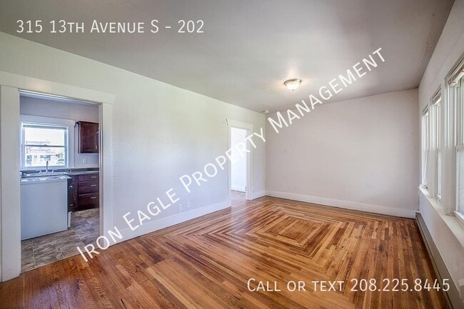 Building Photo - 315 13th Ave S