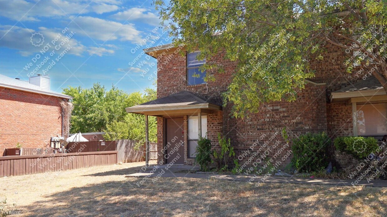 Primary Photo - 2 br, 1.5 bath Townhome - 5825 Shadydell Dr