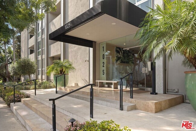 Foto del edificio - 1025 Kings Rd