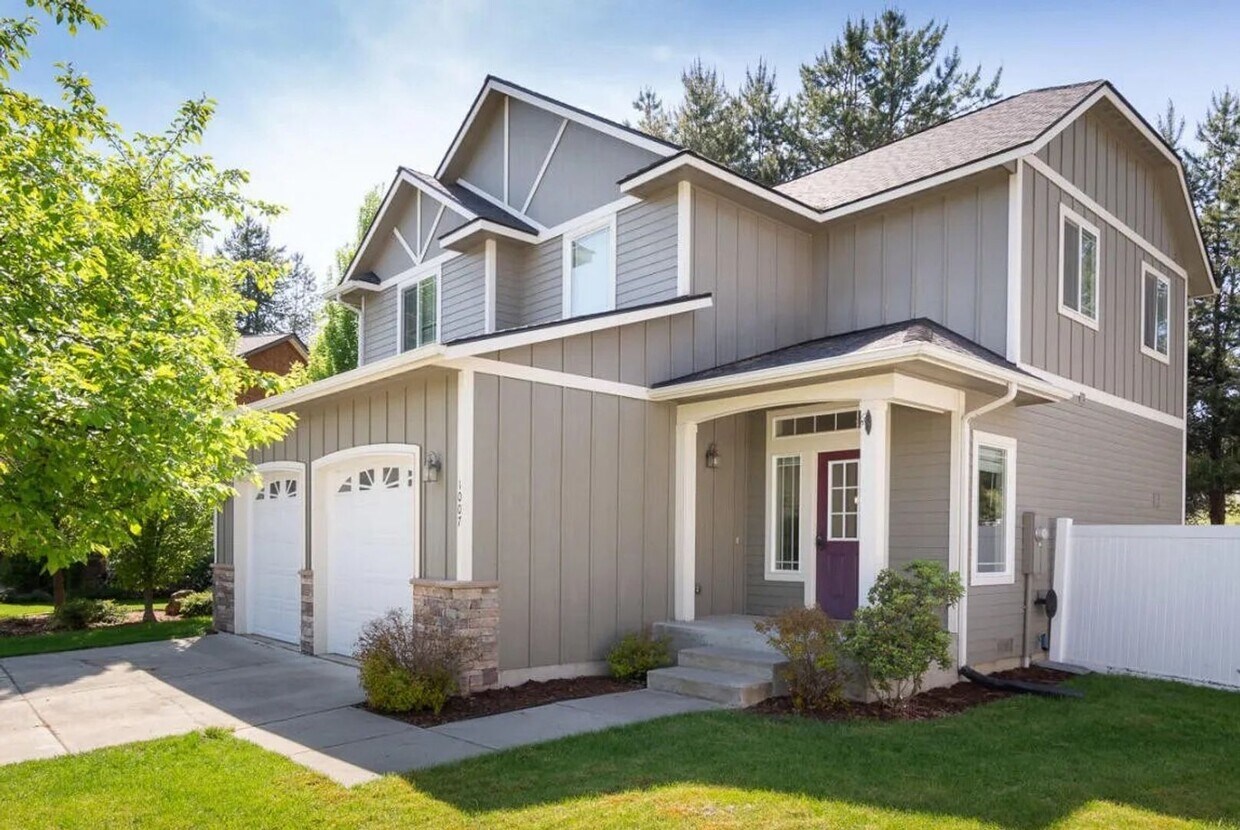 Primary Photo - Spacious 4-Bedroom Home in Coeur d’Alene