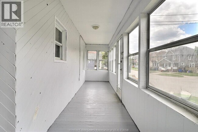 Photo du bâtiment - 996 Albert Rd