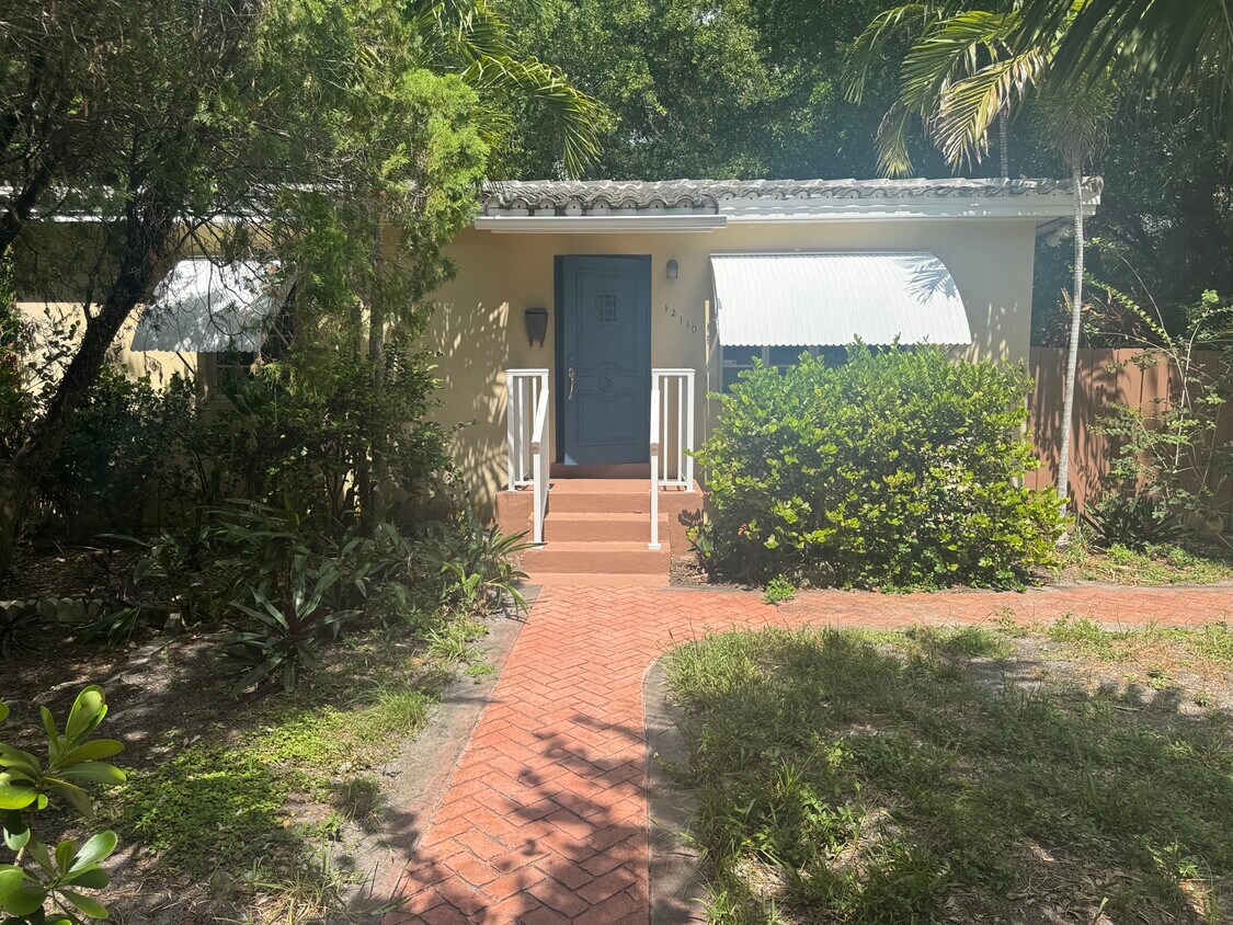 Foto principal - 12110 NE 11th Pl