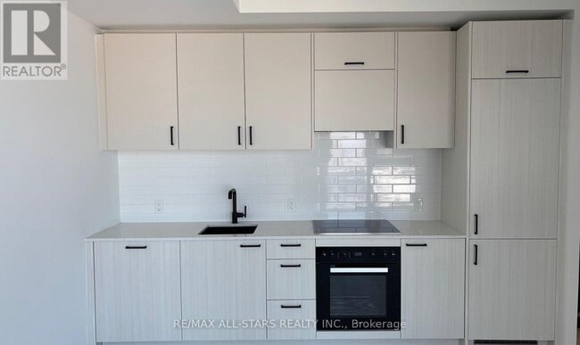 Building Photo - 1 Quarrington Lane