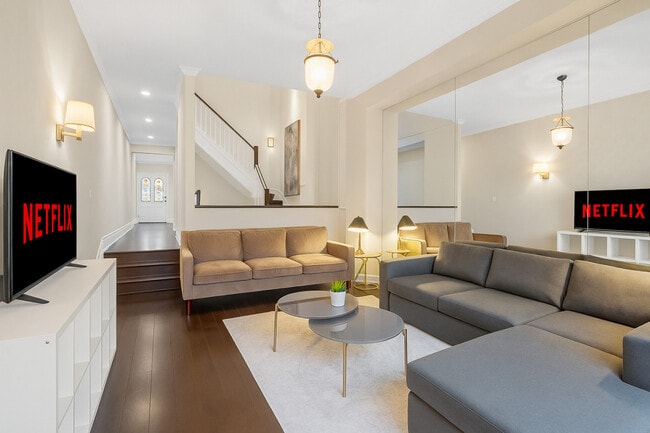 Building Photo - 53 Gloucester St