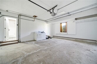Building Photo - 4037 Washington Blvd