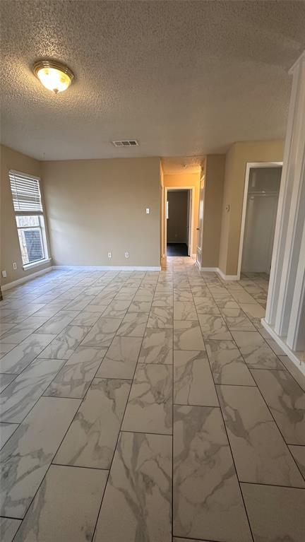 Building Photo - 4003 Stonebridge Dr