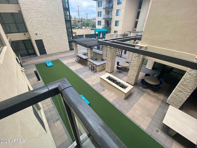 Foto del edificio - 7300 E Earll Dr