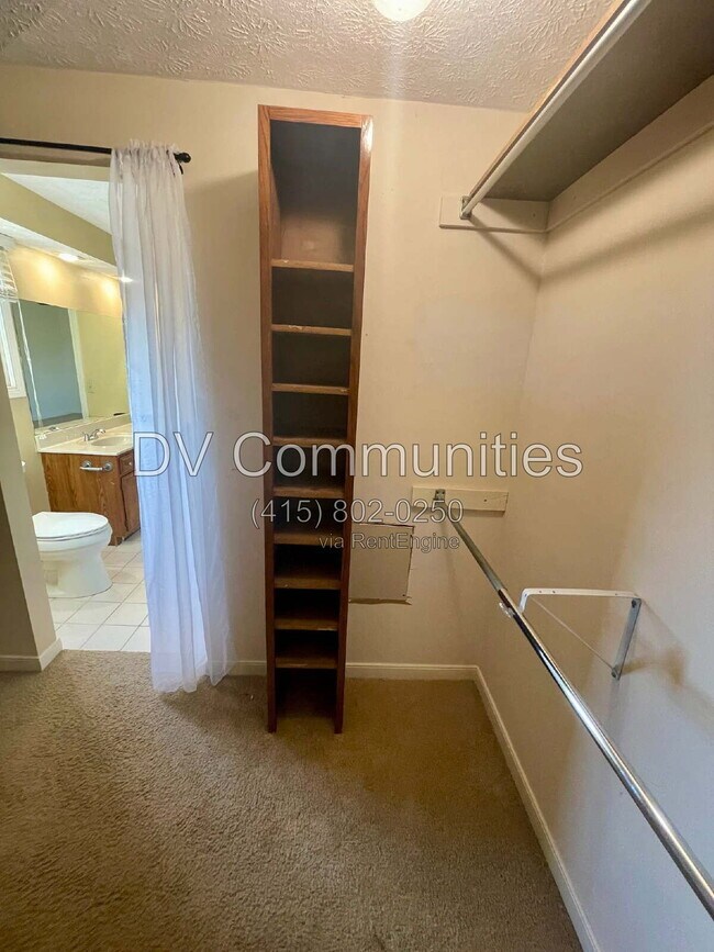 Building Photo - 32467 S Roundhead Dr