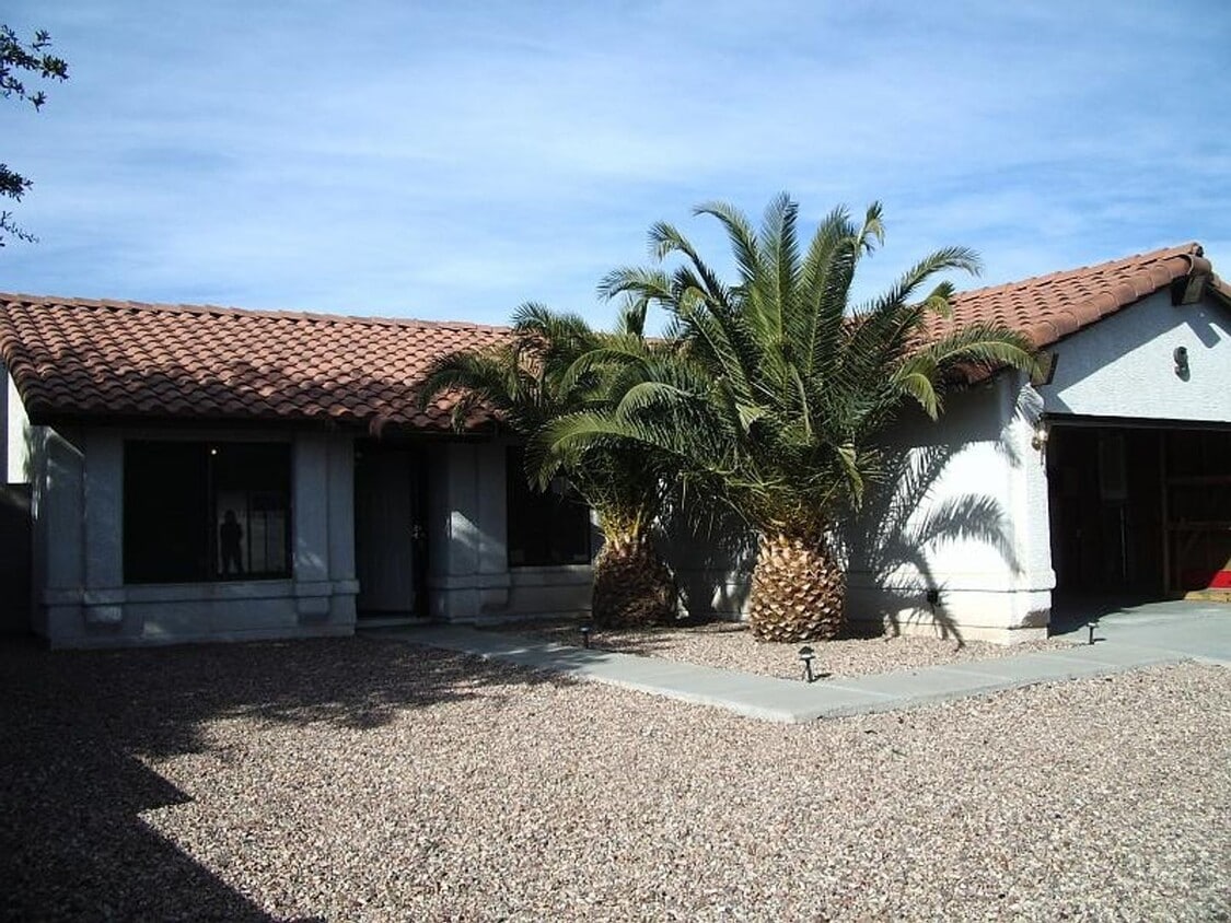 Primary Photo - Beautiful Henderson Home