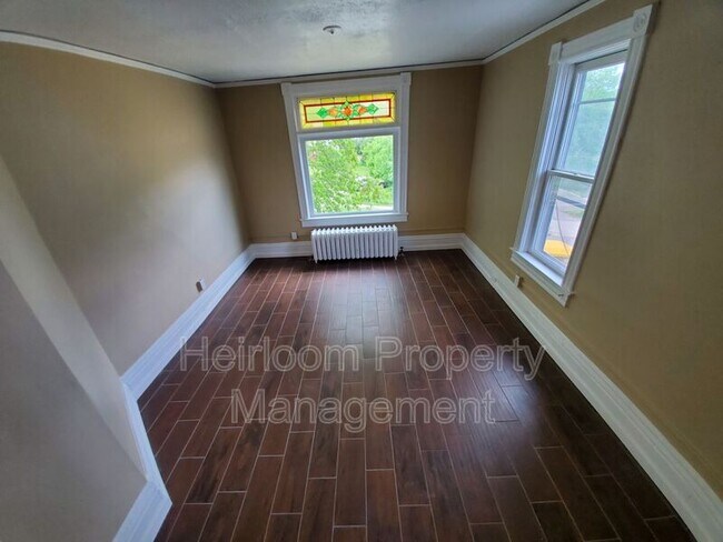 Building Photo - 421 N 1st Ave W