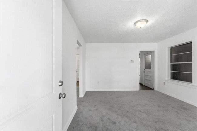 Building Photo - 5326 Wenda St