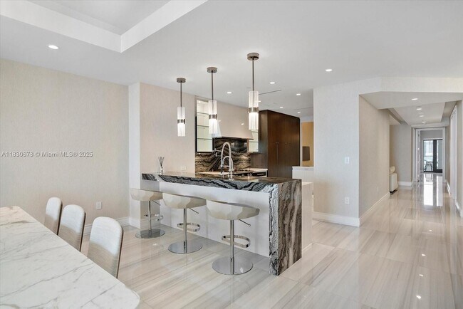 Foto del edificio - 17901 Collins Ave