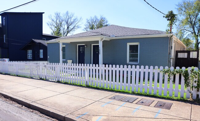 Building Photo - 1609 11th Ave N