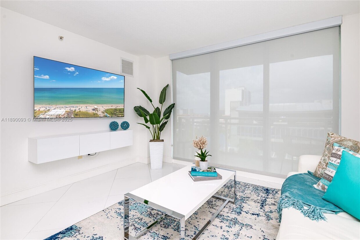 Foto principal - 6917 Collins Ave