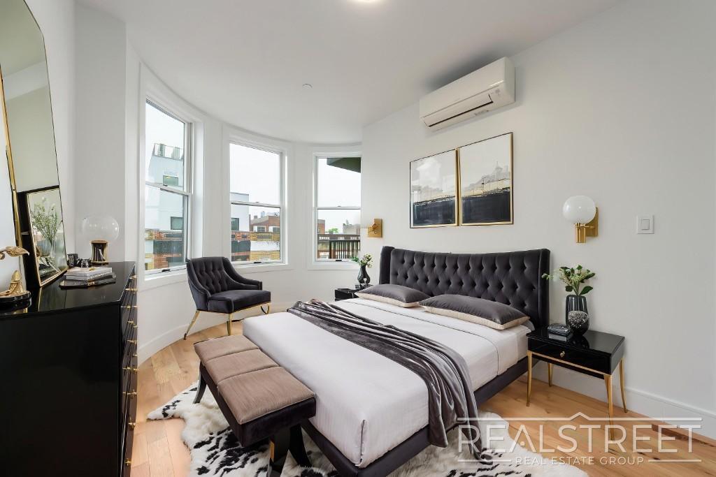 Foto del edificio - New 1 Bedroom with Private Balcony, In-Uni...