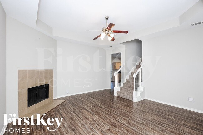 Foto del edificio - 4228 Canyon Trail