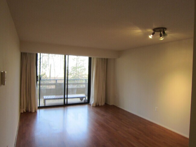 Foto del edificio - 1808 Old Meadow Rd