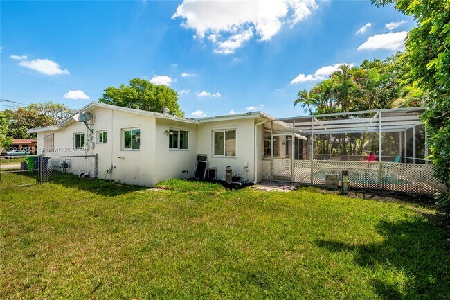 Foto del edificio - 8690 NW 24th Pl
