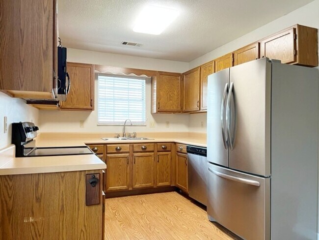 Foto del edificio - Alcoa 37701 - 3 bedroom, 2 bath home - Cal...