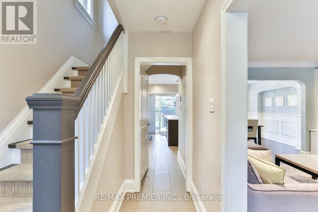 Photo du bâtiment - 684 Eglinton Ave E