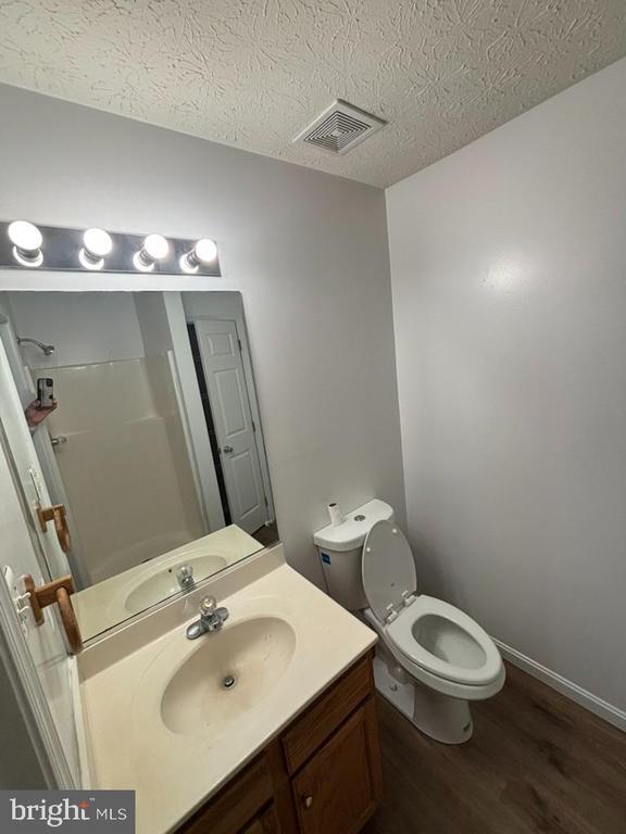 Building Photo - 8002 Bullfinch Pl