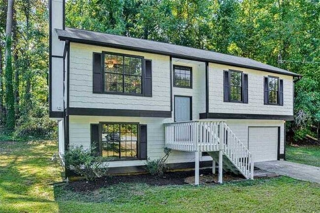 Building Photo - Fantastic 4bd/2ba home! Let yourself in!