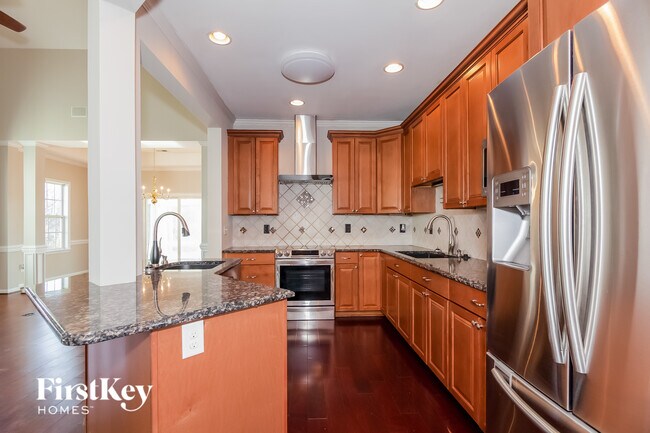 Building Photo - 5760 Knoll Ct