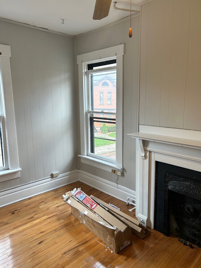 Building Photo - 251 W Hubbard Ave