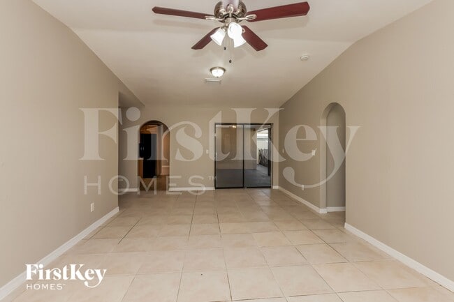 Building Photo - 241 SW 32nd Terrace