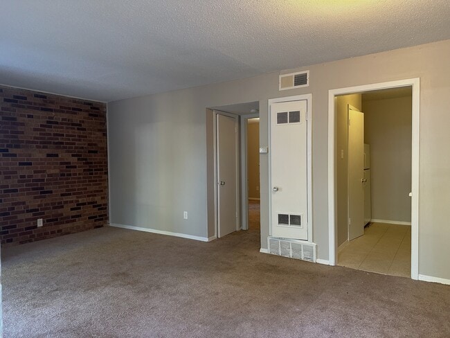 Building Photo - Southernwood Apartments