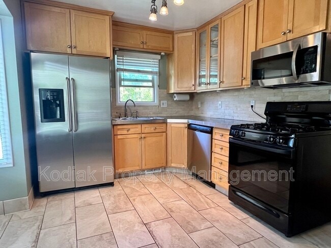 Building Photo - 2678 Filmore St