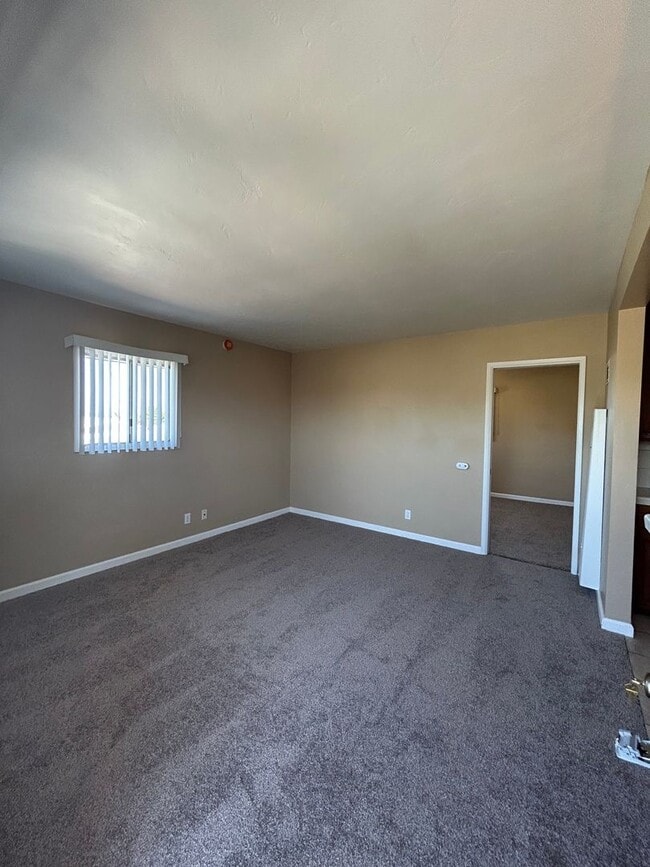 Building Photo - Charming upstairs one bedroom North Park