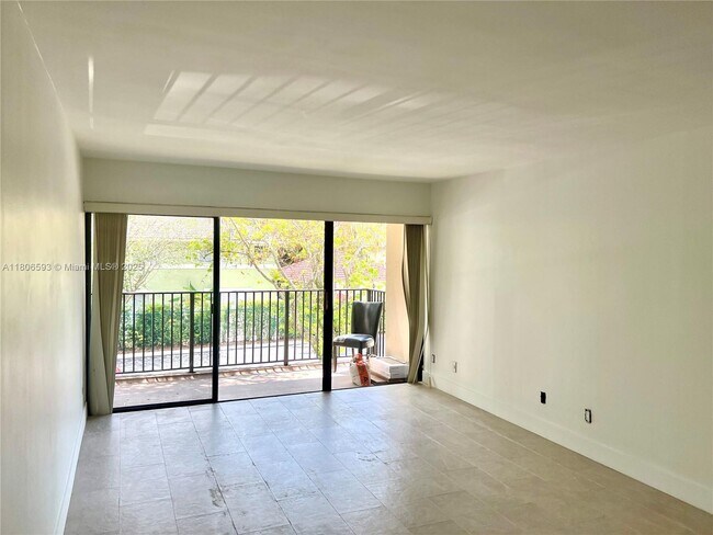 Foto del edificio - 5841 Washington St