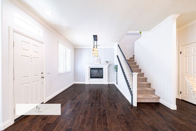 Foto del edificio - Beautiful 3BR Cape Cod Home w/ 2-Car Garage & Private Yard in Aliso Viejo