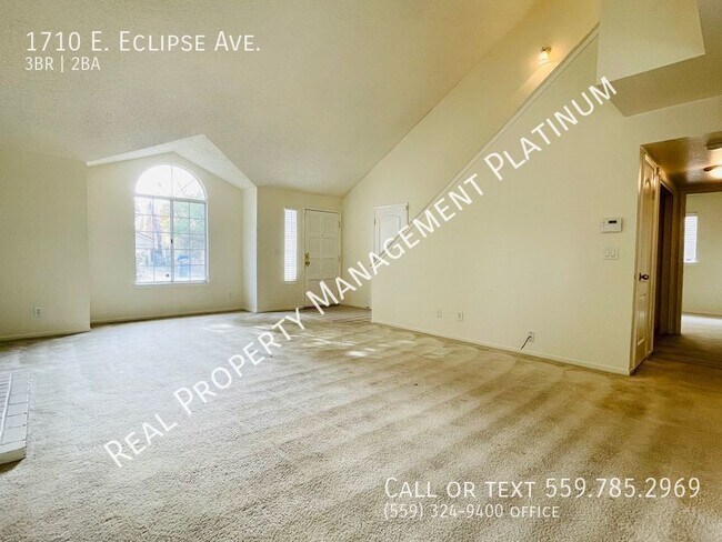 Foto del edificio - $1,995 3 Bedroom 2 Bath Home - Maple & Perrin