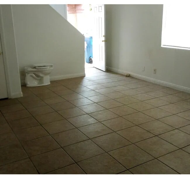 Building Photo - 8200 Hydra Ln