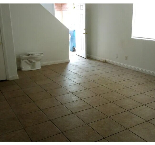 Foto del edificio - 8200 Hydra Ln