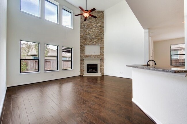 Building Photo - 9210 Monarch Mist Ln